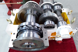 配備大型生產(chǎn)設(shè)備 配備大型生產(chǎn)設(shè)備